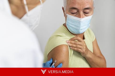 Por que manter a caderneta de vacinação em dia é essencial após os 60 anos