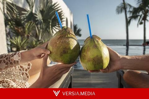 Mito ou verdade: água de coco hidrata mais que água mineral?